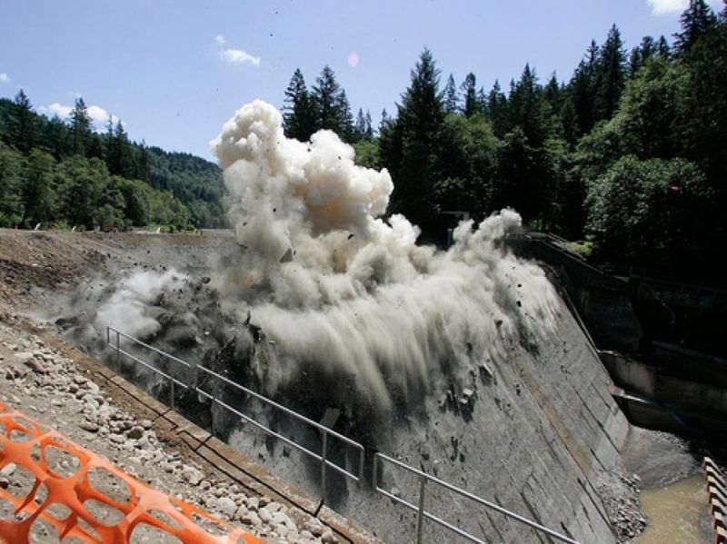 File:Damremoval.jpg