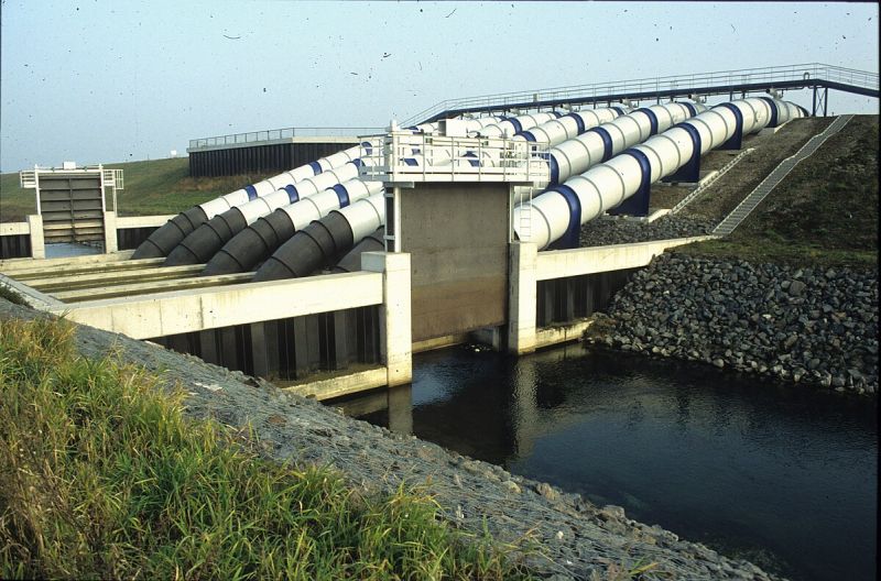 File:SiphonSpillway.jpg