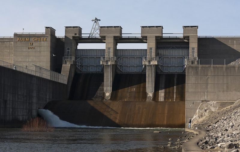 File:Alum Creek Dam Spillway.jpg