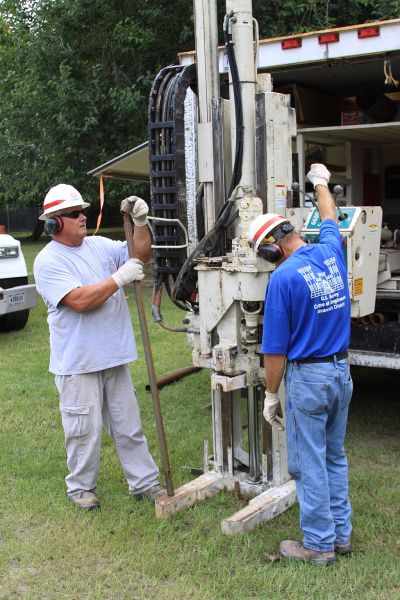 File:Drill Rig.jpg