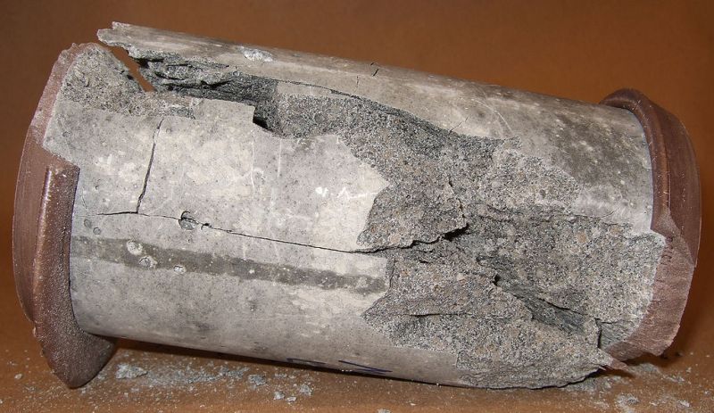 File:FailedConcreteCylinder.jpg